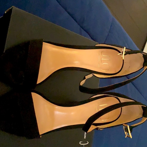 Jlo by DSW Black heels with Gold Size 6 - Picture 5 of 6